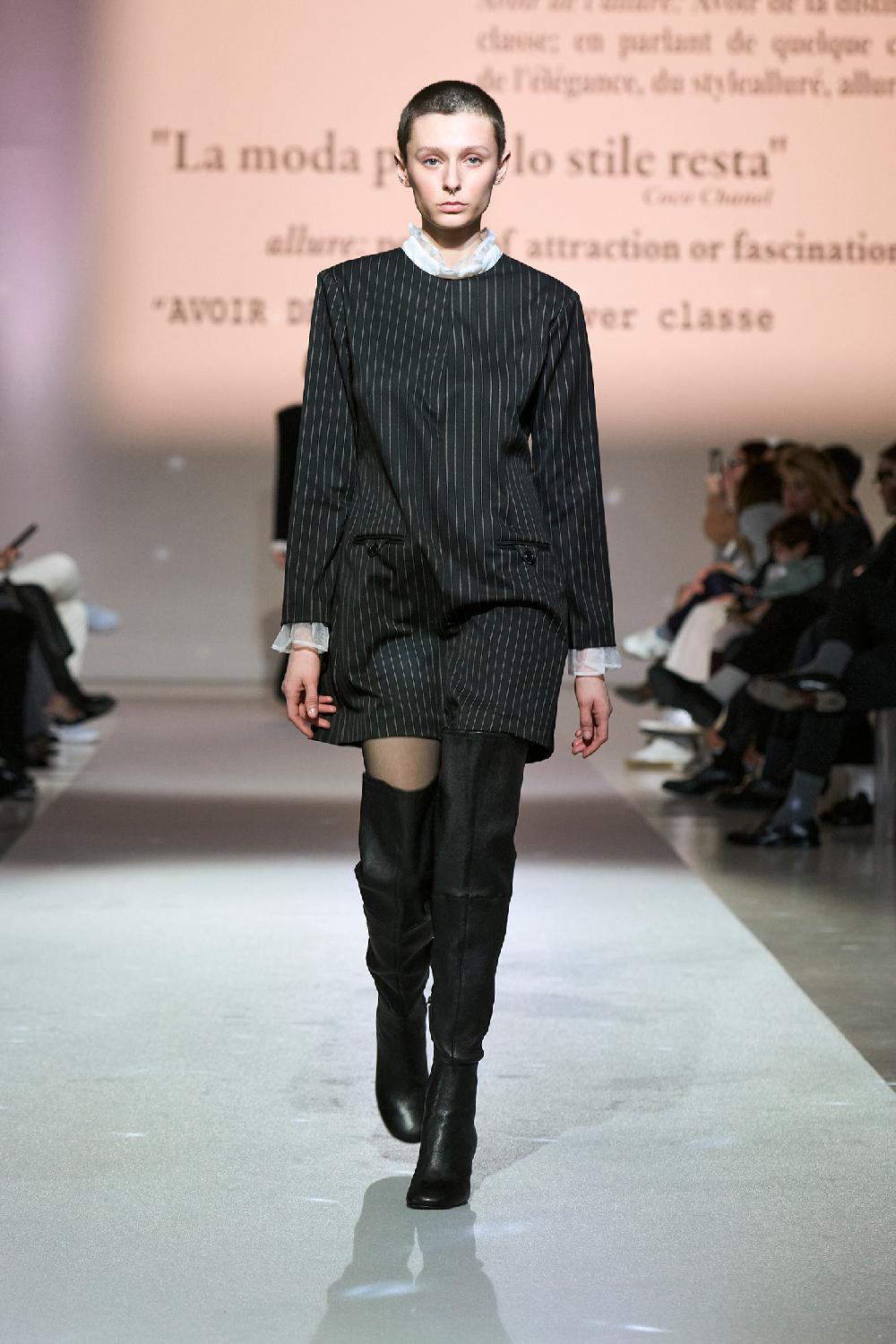 Soallure ABITO CORTO GESSATO CON COLLO IN ORGANZA