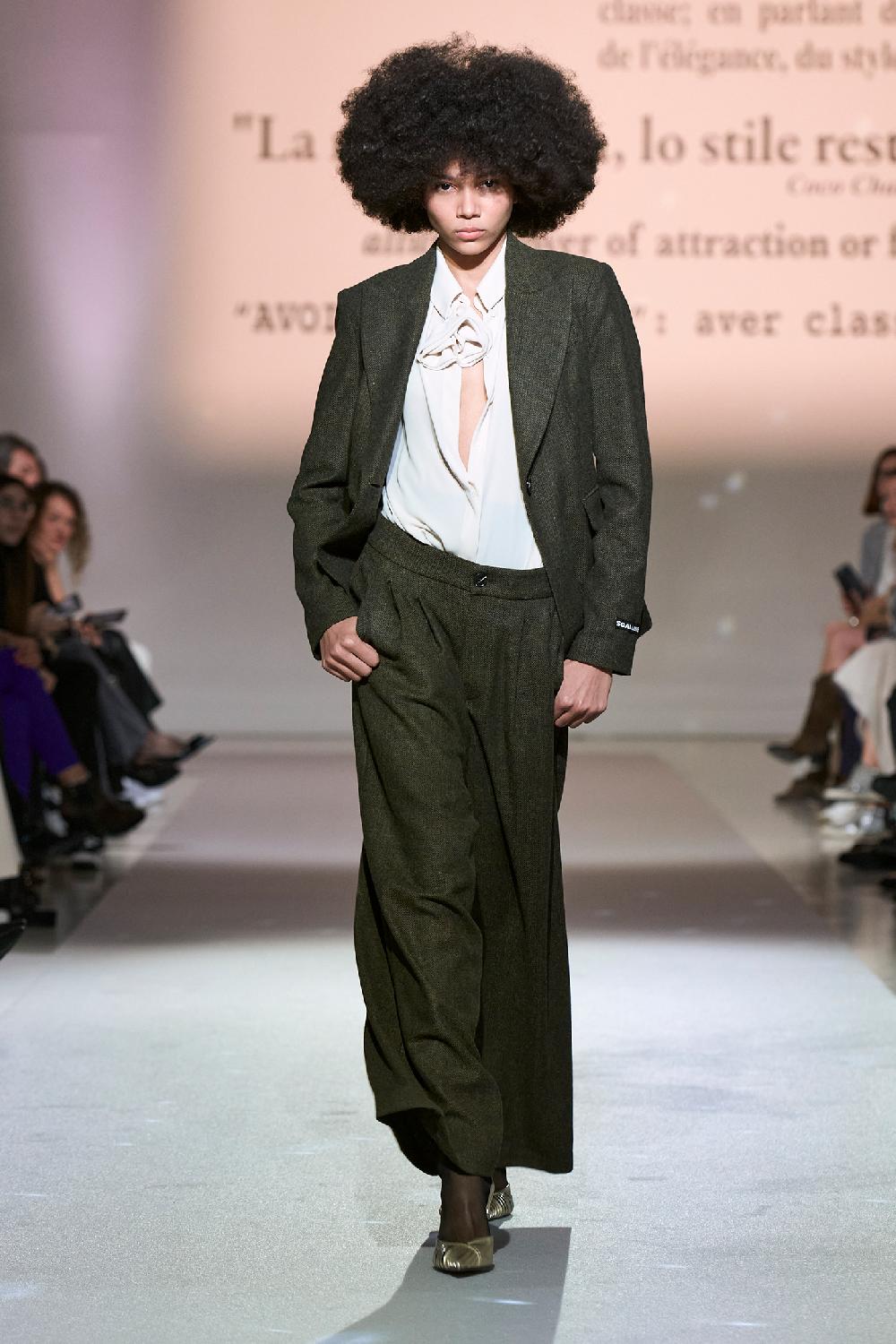 Soallure CAMICIA IN GEORGETTE CON DETTAGLIO ROSA