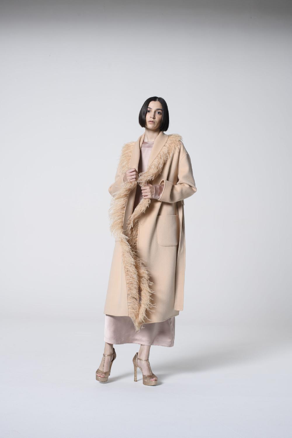 Soallure CAPPOTTO IN PURA LANA CON PIUME