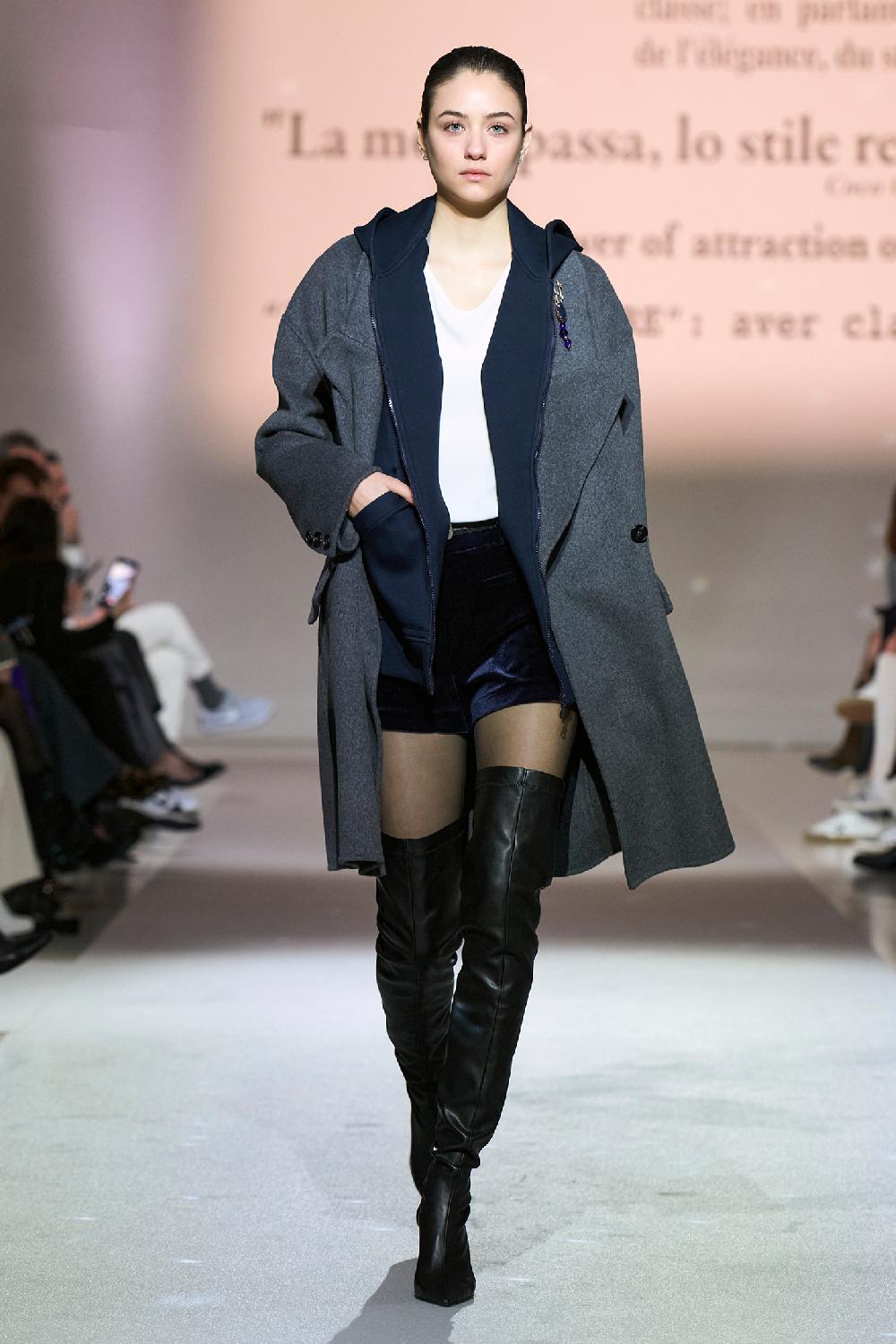 Soallure FELPA DOPPIATA CON CAPPUCCIO