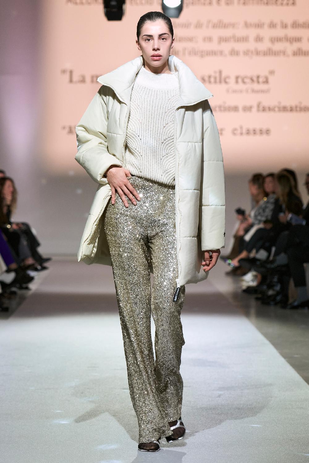 Soallure MAGLIA A IMBUTO CON LAVORAZIONE A TRECCE