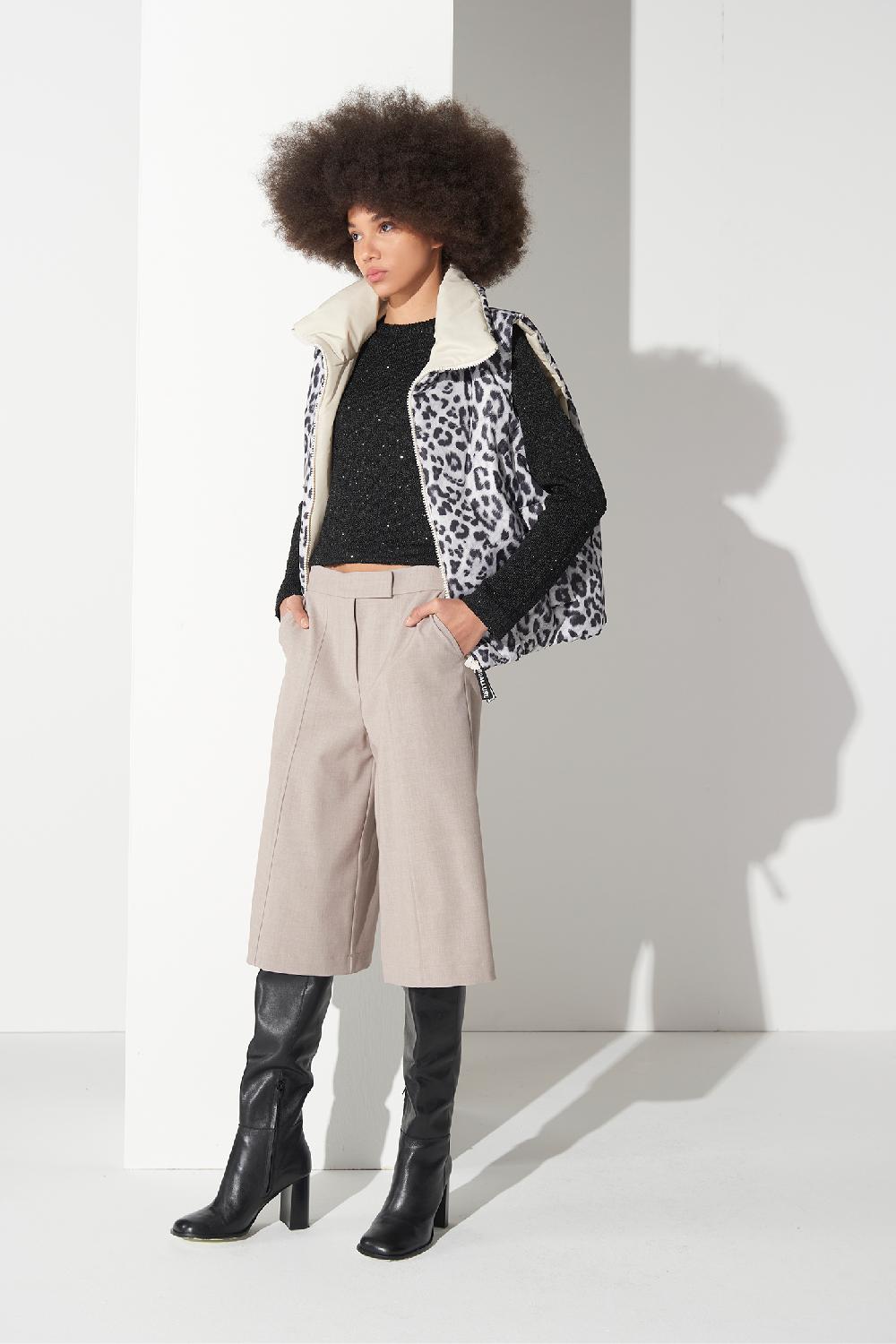 Soallure PIUMINO GILET CON STAMPA LEOPARDATA