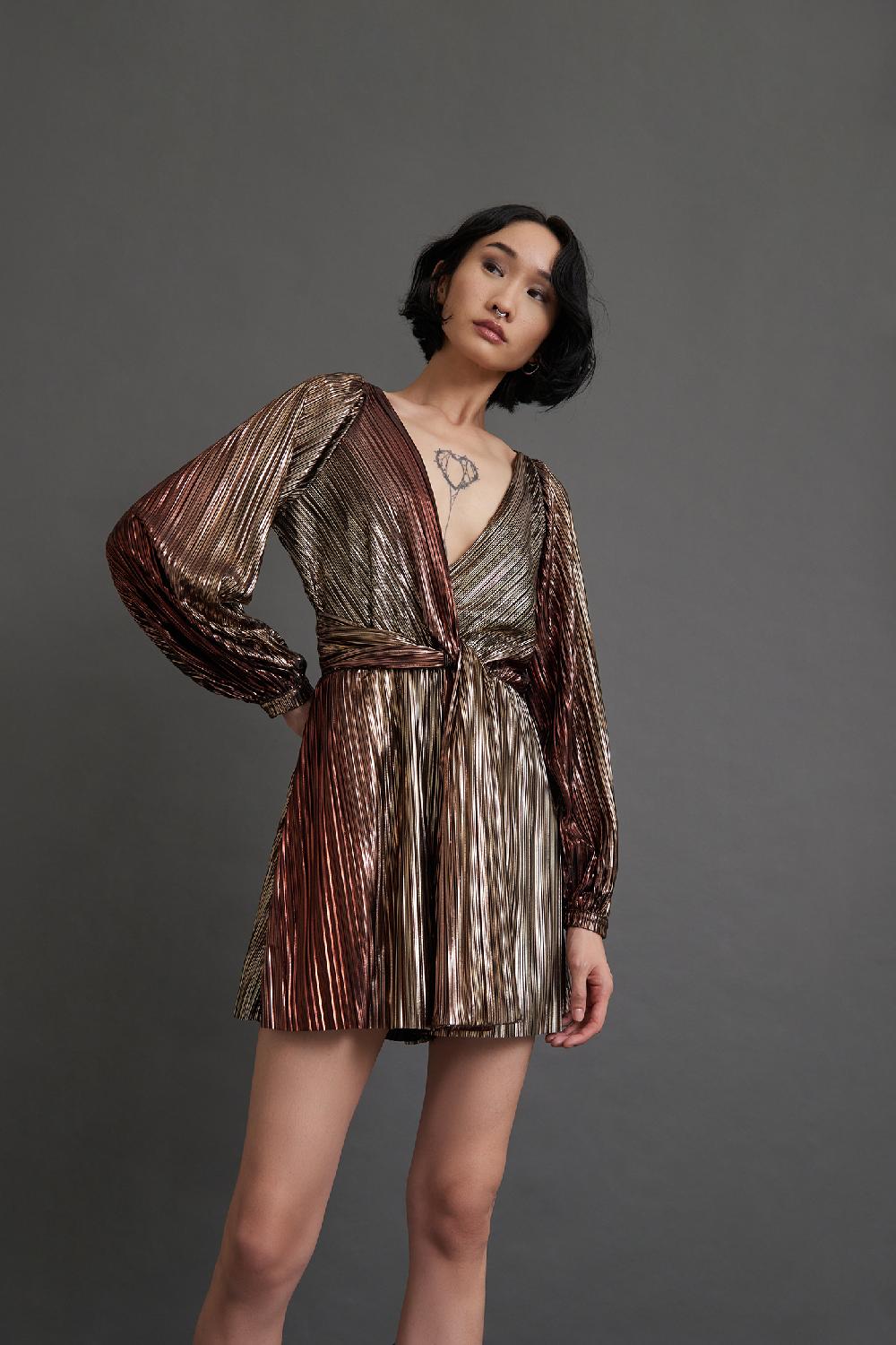 Soallure TUTA CORTA CON SCOLLO A V E MANICHE AMPIE MULTICOLOR