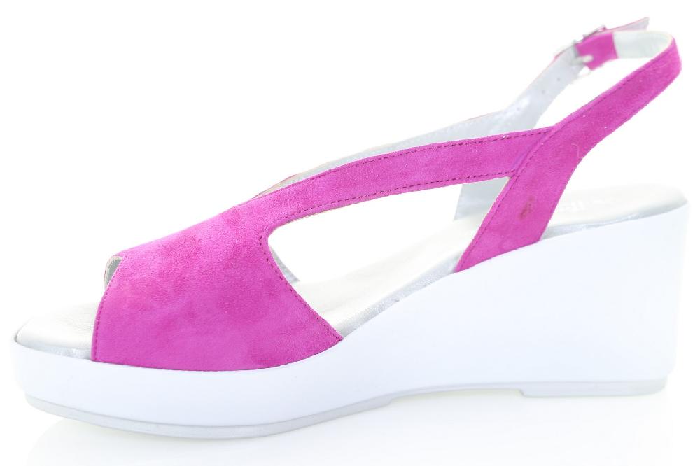 Soffice Sogno Sandalo In Camoscio Su Zeppa