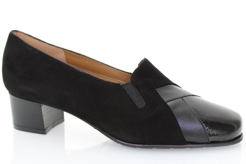 Soffice Sogno Scarpa Accollata In Camoscio