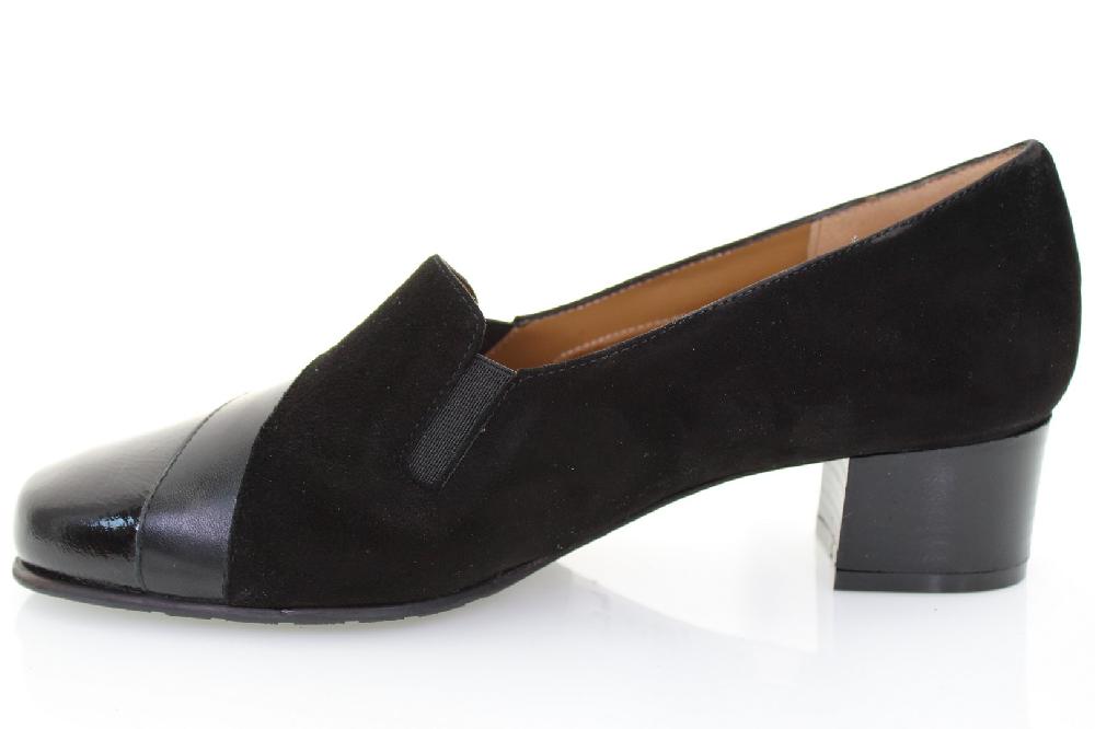 Soffice Sogno Scarpa Accollata In Camoscio