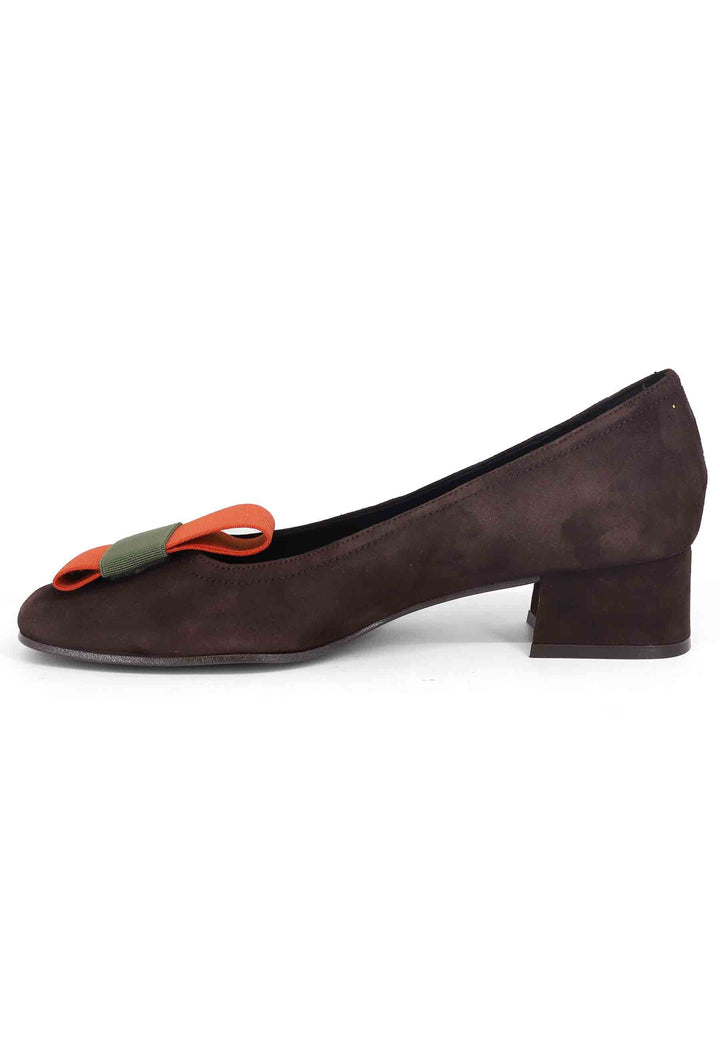 Spatarella Decollete Donna In Camoscio Marrone Con Tacco Basso