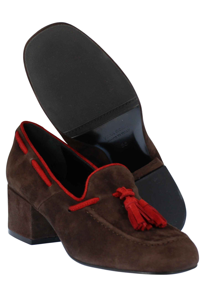 Spatarella Mocassini Donna In Camoscio Marrone Con Nappine In Contrasto Punta Tonda