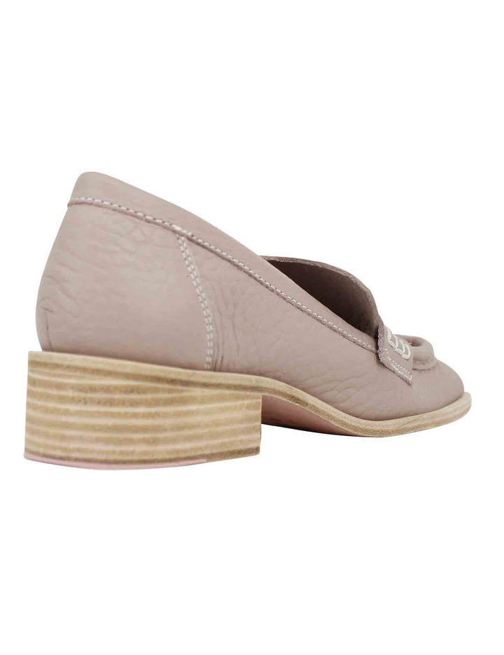 Spatarella Mocassini Donna In Pelle Beige Con Vaschettone E Suola In Cuoio
