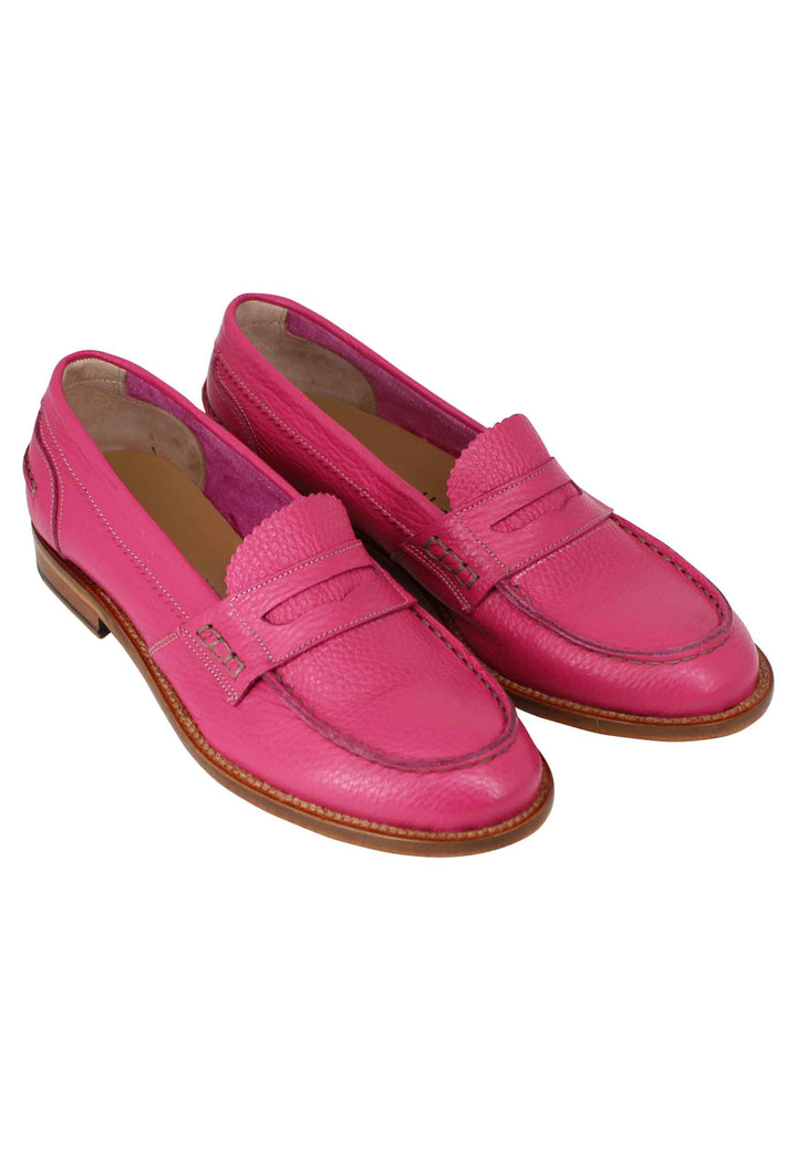 Spatarella Mocassini Donna In Pelle Martellata Fuxia Con Bendina In Tono E Suola In Cuoio