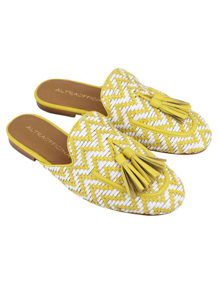 Spatarella Sabot Donna In Pelle Intrecciata Bianca E Giallo Con Nappine E Tacco Basso