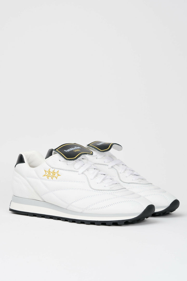 Spatarella Sneakers Uomo Pitch In Pelle Bianca E Nera Con Stelle Cucite Oro
