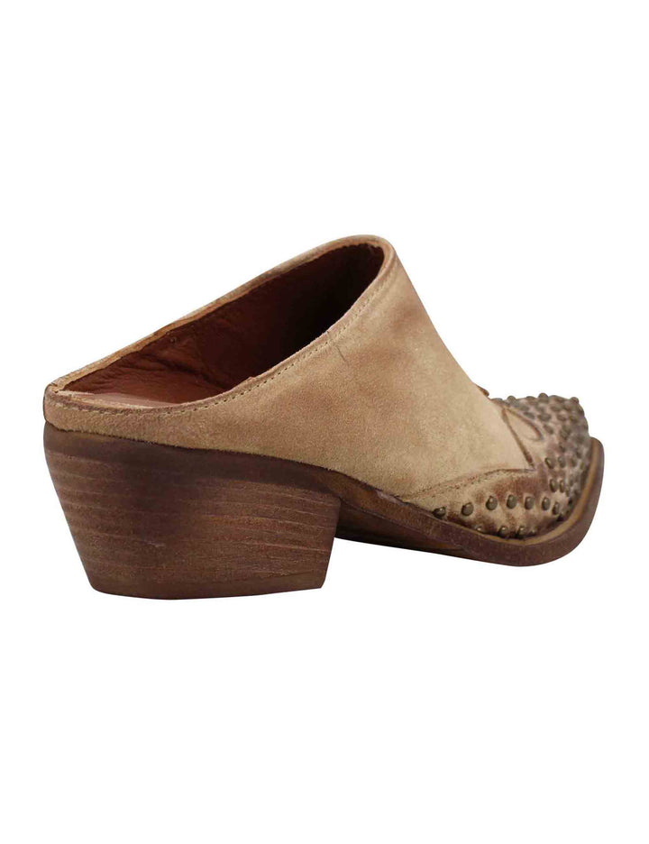 Spatarella Sabot Donna In Pelle Beige Con Borchie