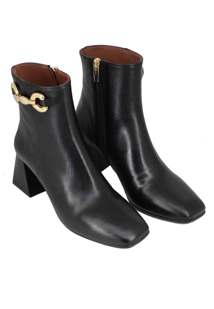 Spatarella Stivaletti Donna In Pelle Nera Con Morsetto In Oro