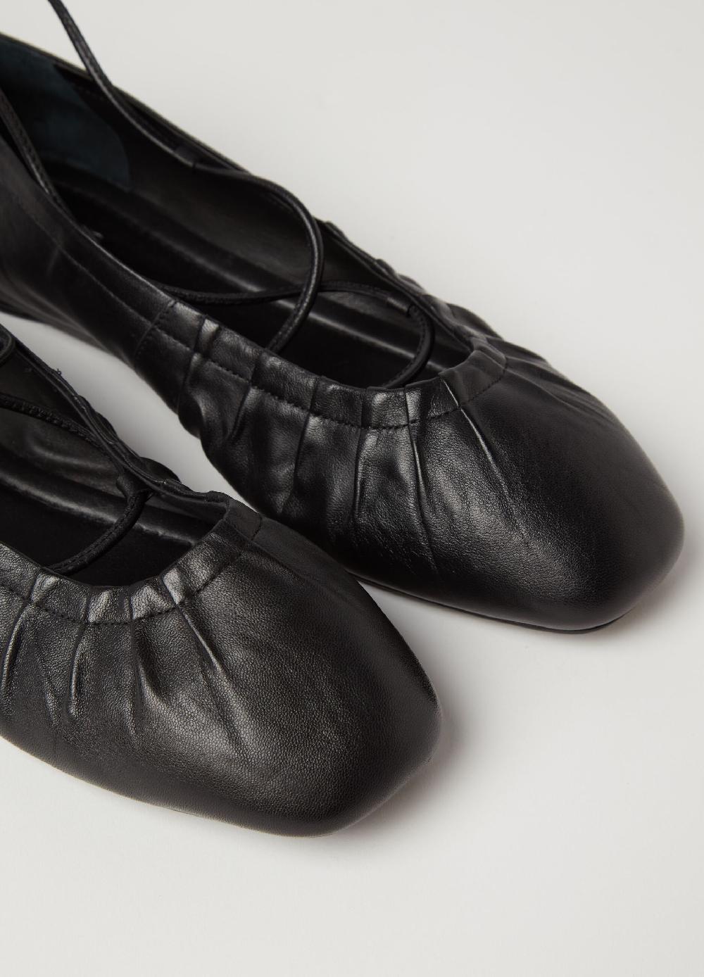 Stefanel Ballerina In Pelle Con Laccetto