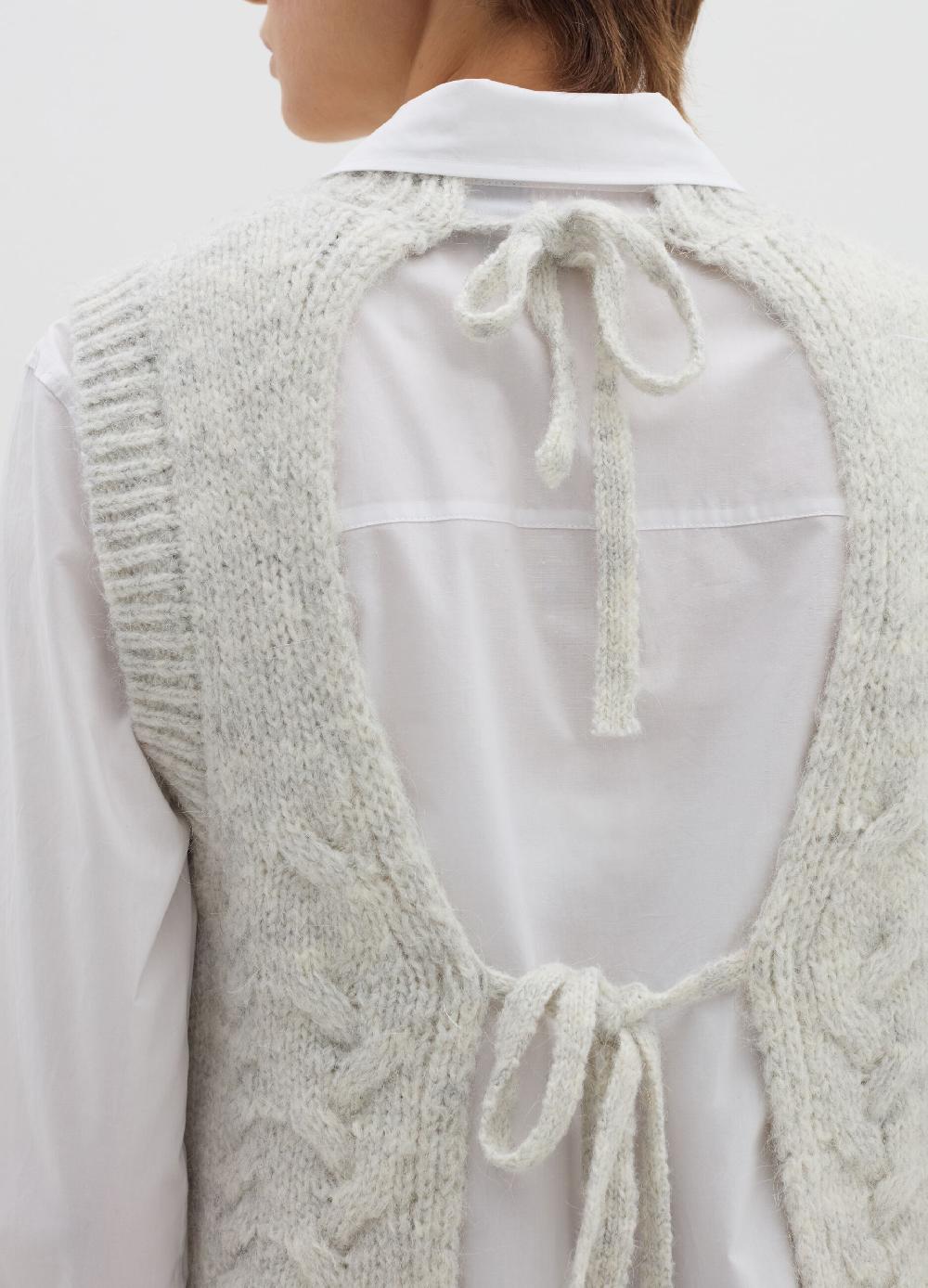 Stefanel Gilet Chiuso Con Laccetti