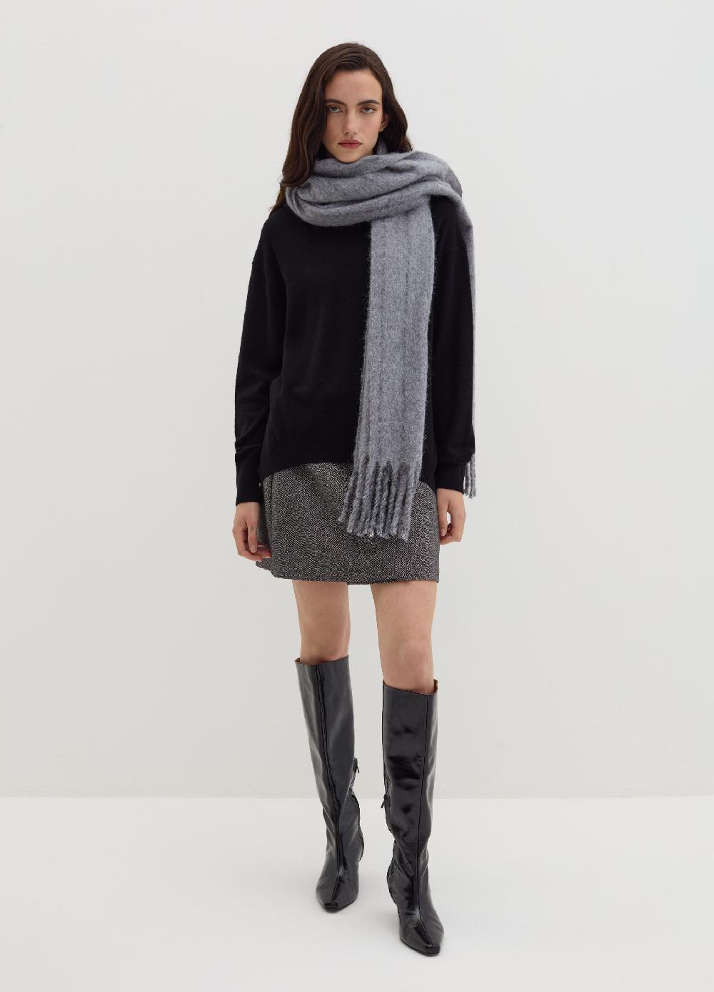 Stefanel Sciarpa jacquard a righe con frange