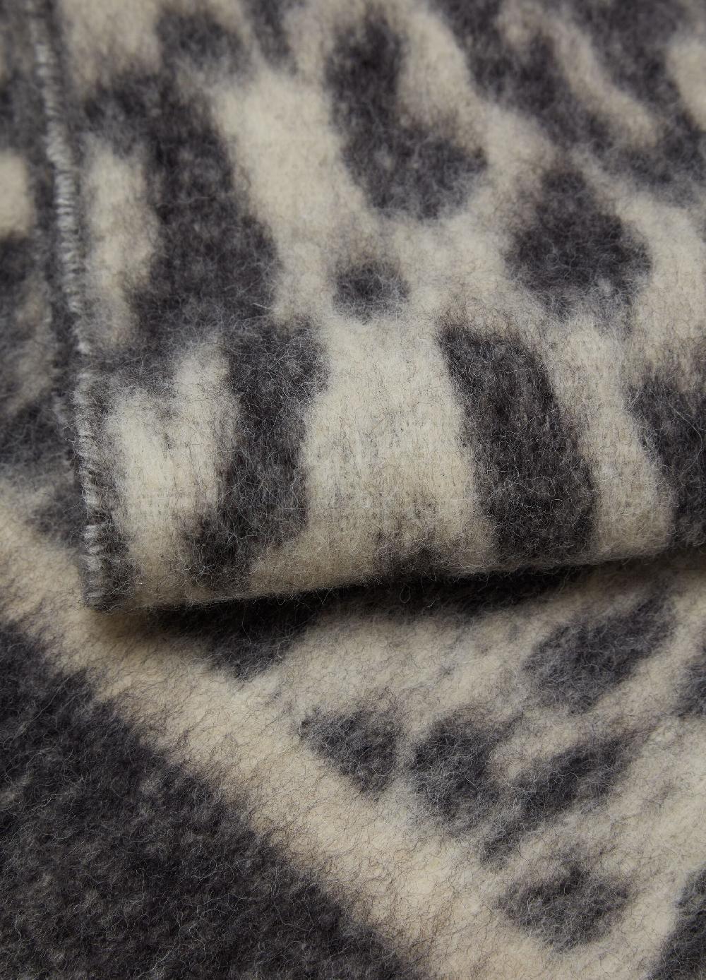 Stefanel Sciarpa Jacquard Animalier Con Frange