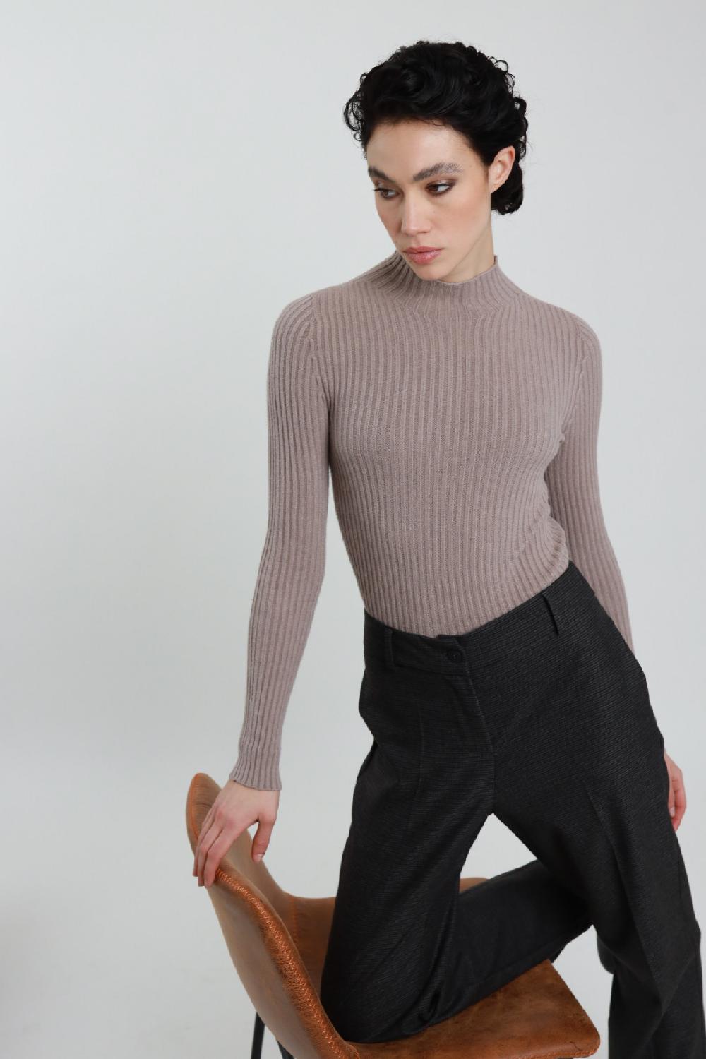 Susy Mix Maglioncino Costine Collo Alto