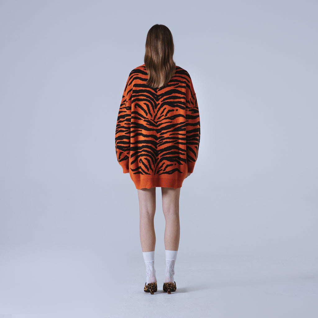 Sveta Milano Cardigan Lungo Jacquard Eléonore In Arancione E Nero