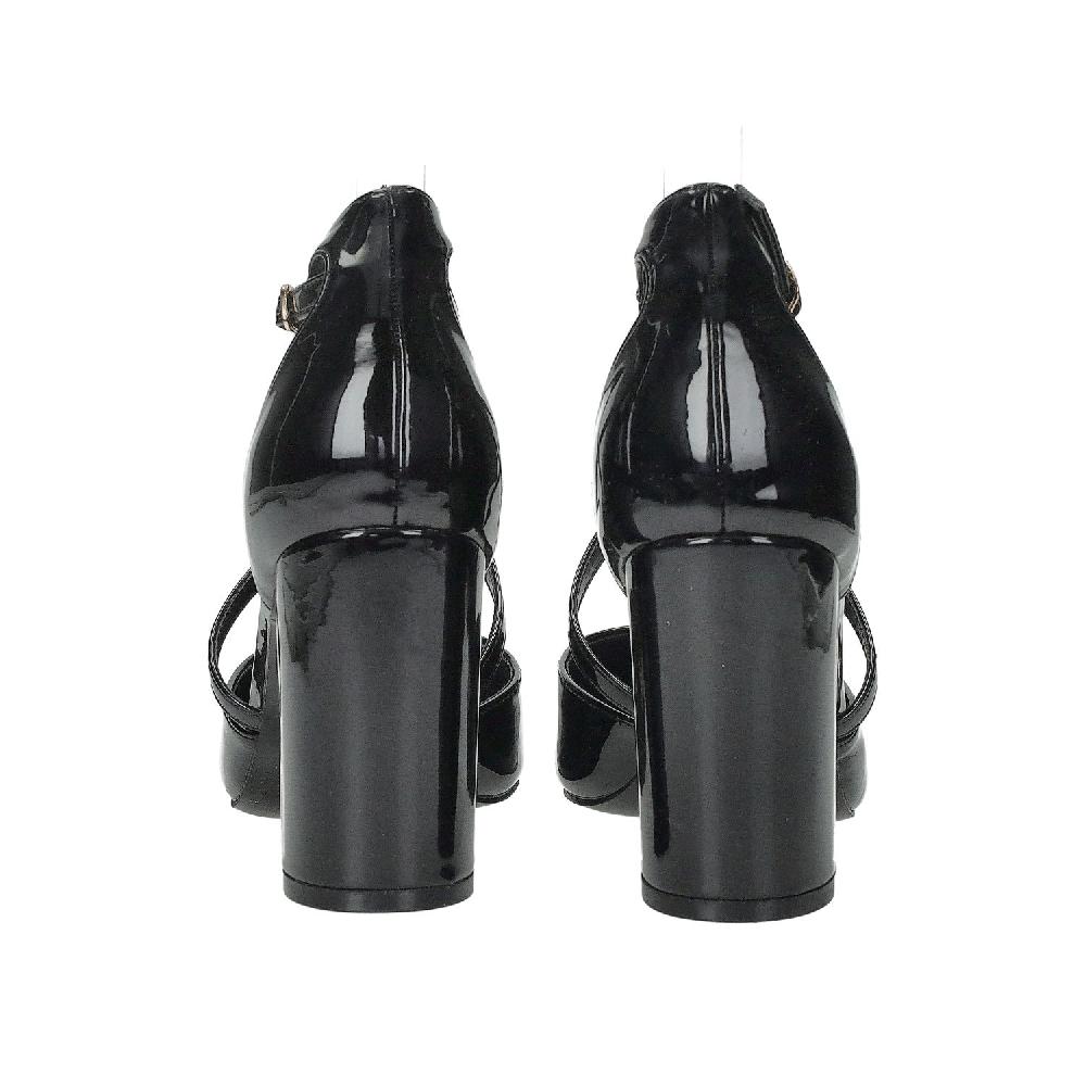 Tata Italia Décolleté Con Tacco A Rocchetto. Tacco Alto 9cm