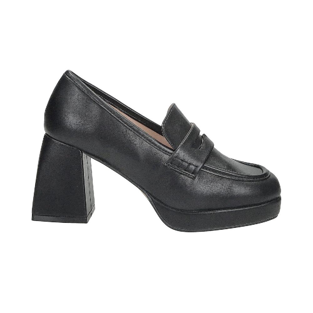 Tata Italia Mocassini con fibbia. Tacco alto 8cm