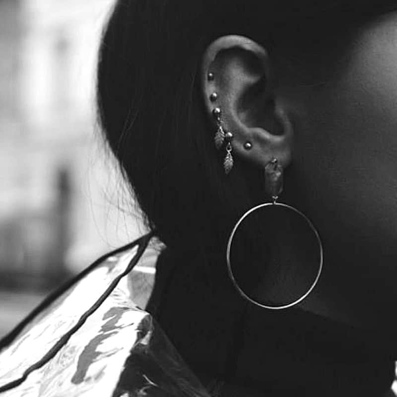 Thais Bernardes Orecchini Mini Piume Pendenti