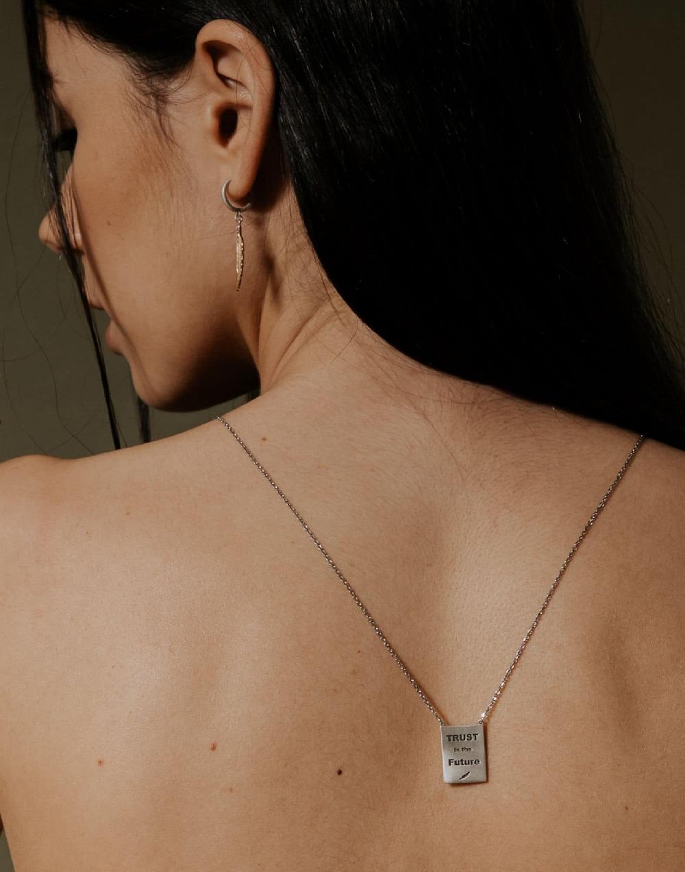 Thais Bernardes Scapolare “Trust In The Future”