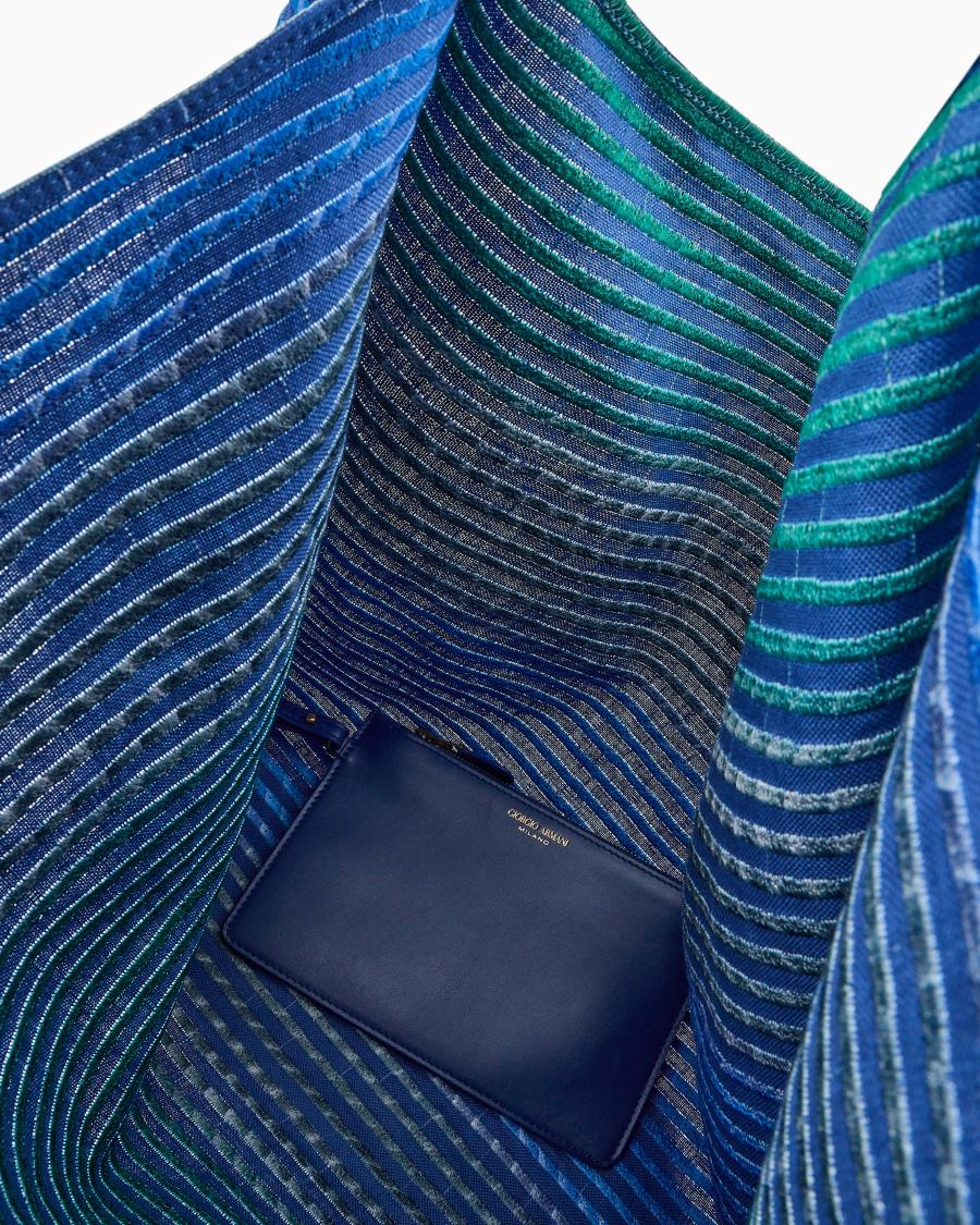 The World Of Armani BORSA A SPALLA IN CANVAS RICAMATO