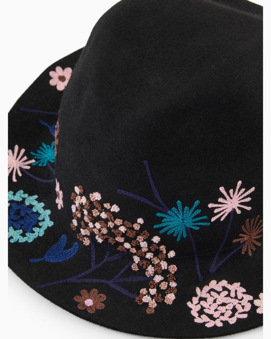 The World Of Armani CAPPELLO IN LAPIN CON RICAMI FLOREALI