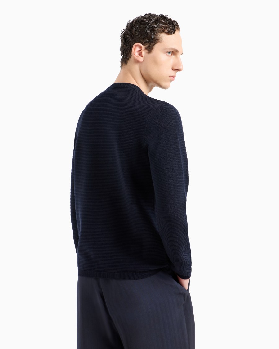 The World Of Armani MAGLIA GIROCOLLO IN MISTO LANA VERGINE CON LOGO JACQUARD