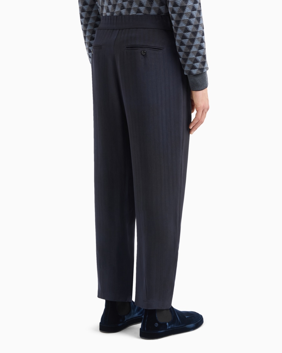 The World Of Armani PANTALONI A UNA PINCE IN VISCOSA CHEVRON