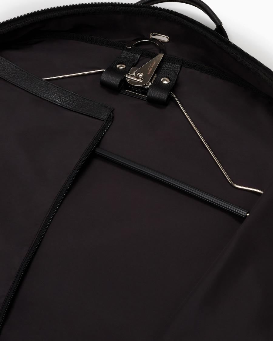 The World Of Armani PORTA ABITI IN NYLON PELLE GRANATA ASV