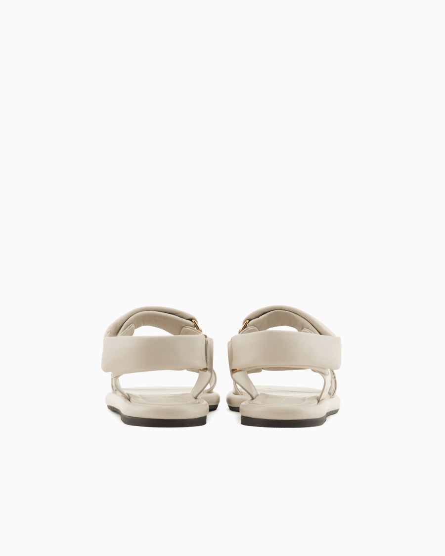 The World Of Armani SANDALI FLAT IN NAPPA IMBOTTITA