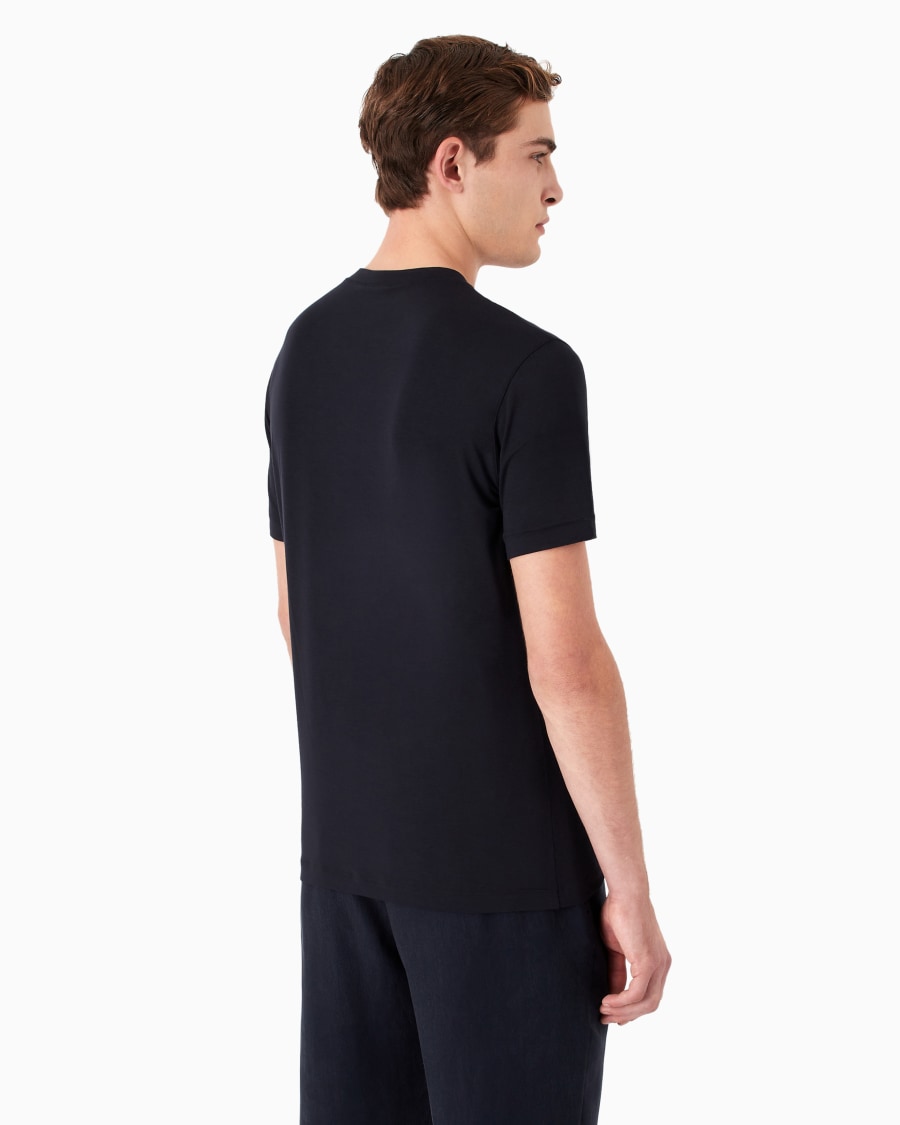 The World Of Armani T-SHIRT CON SCOLLO A V ICON IN JERSEY DI VISCOSA STRETCH