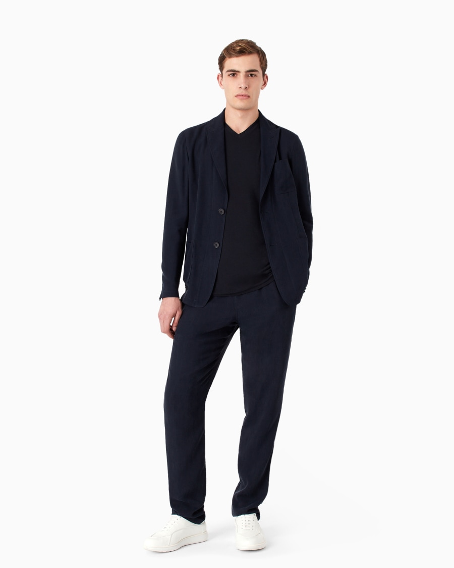 The World Of Armani T-SHIRT CON SCOLLO A V ICON IN JERSEY DI VISCOSA STRETCH