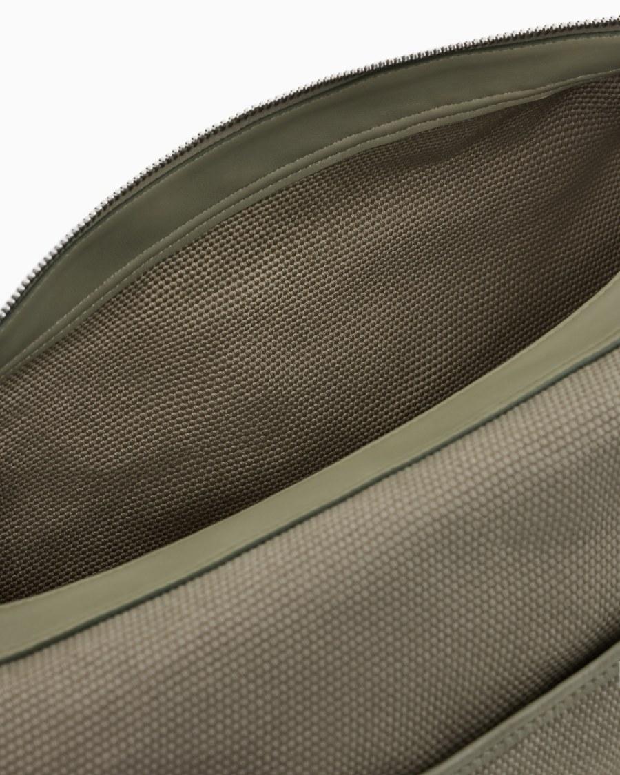 The World Of Armani TRACOLLA MAXI A MEZZALUNA IN CANVAS