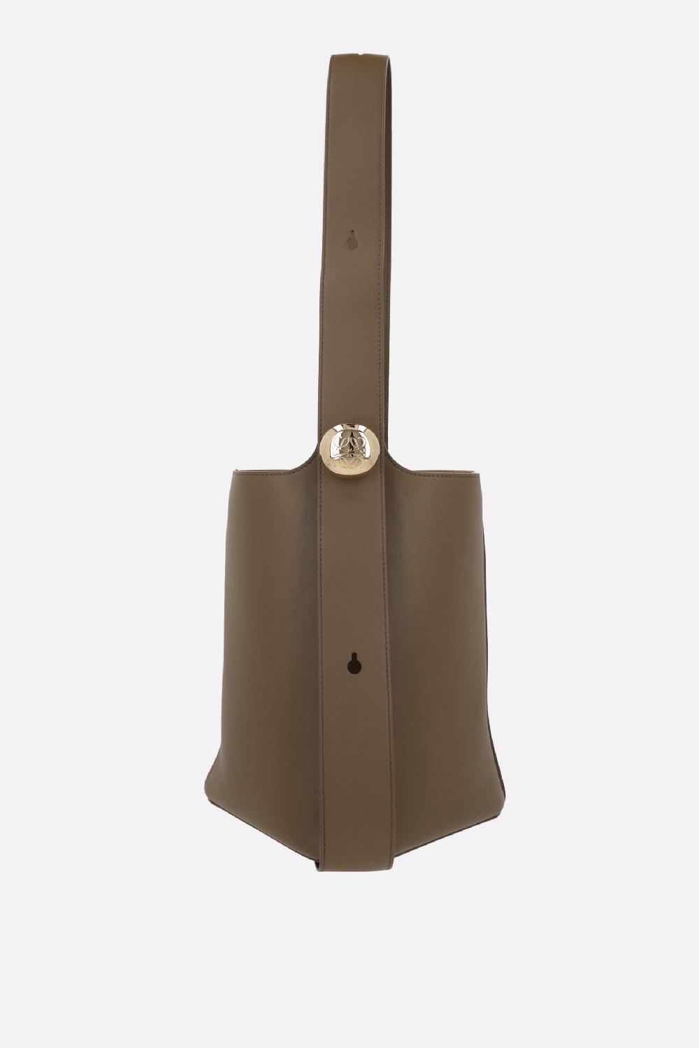 LOEWE borsa a secchiello Pebble media in pelle liscia