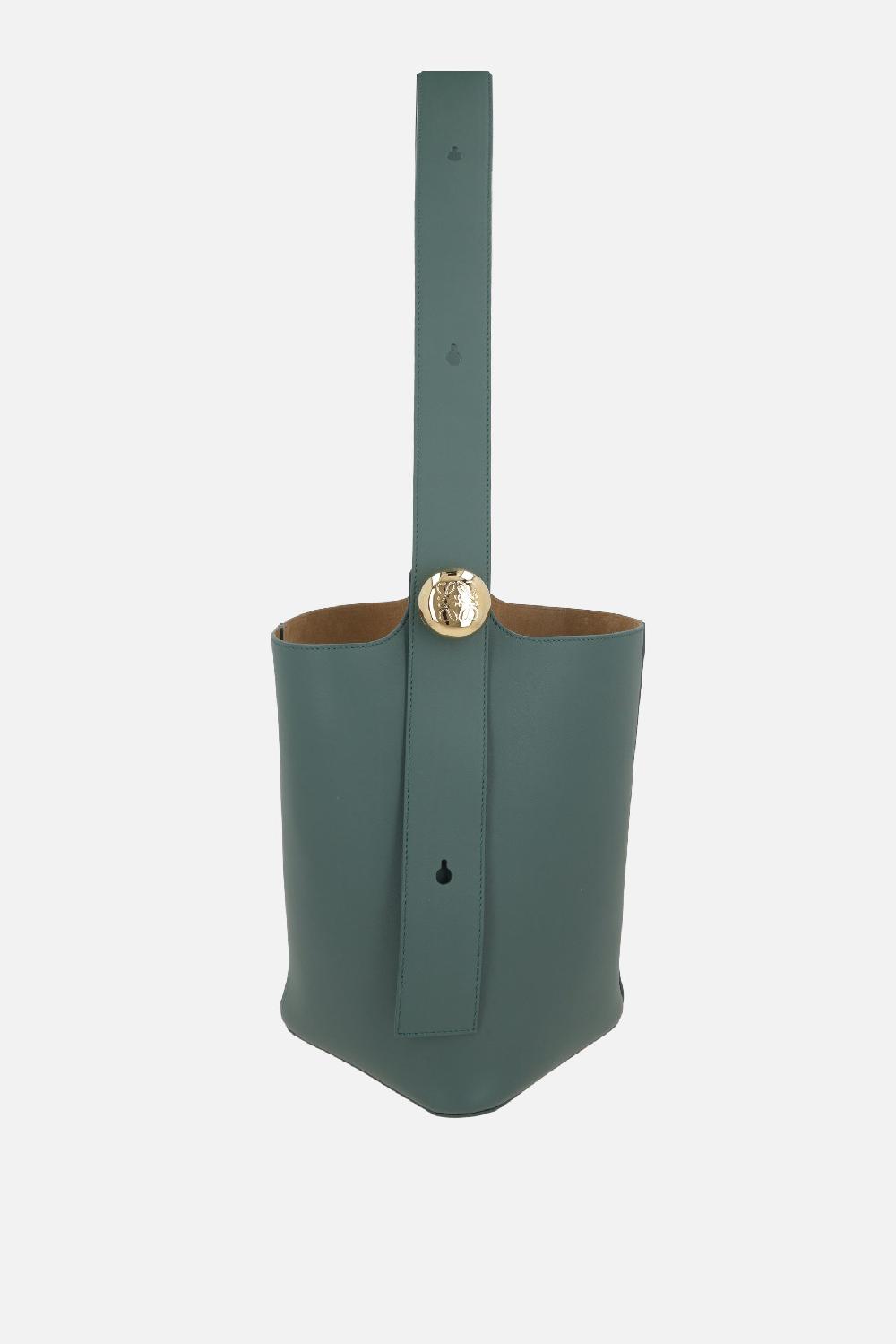 LOEWE borsa a secchiello Pebble media in pelle liscia