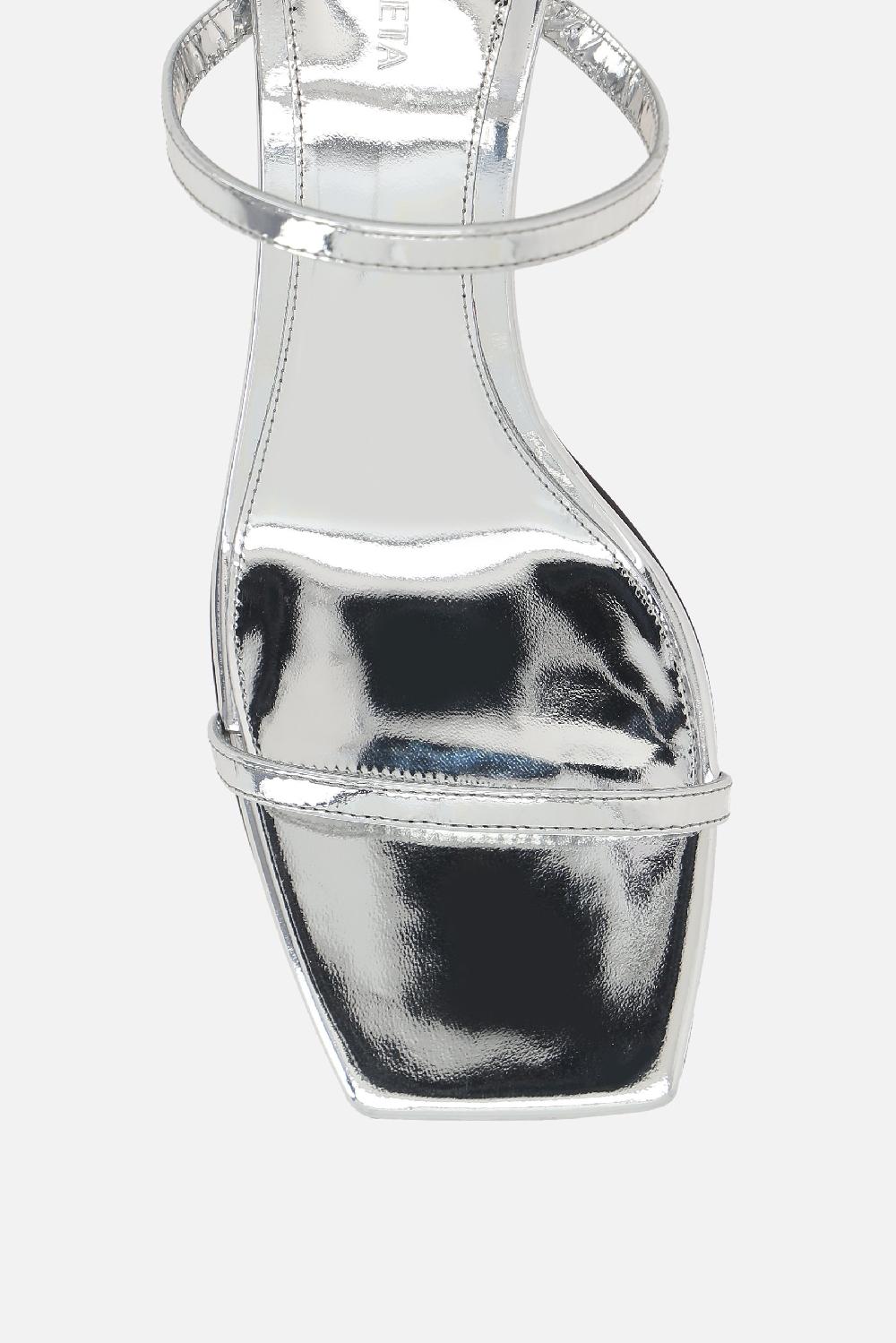 BOTTEGA VENETA Sandalo Knot In Nappa Laminata