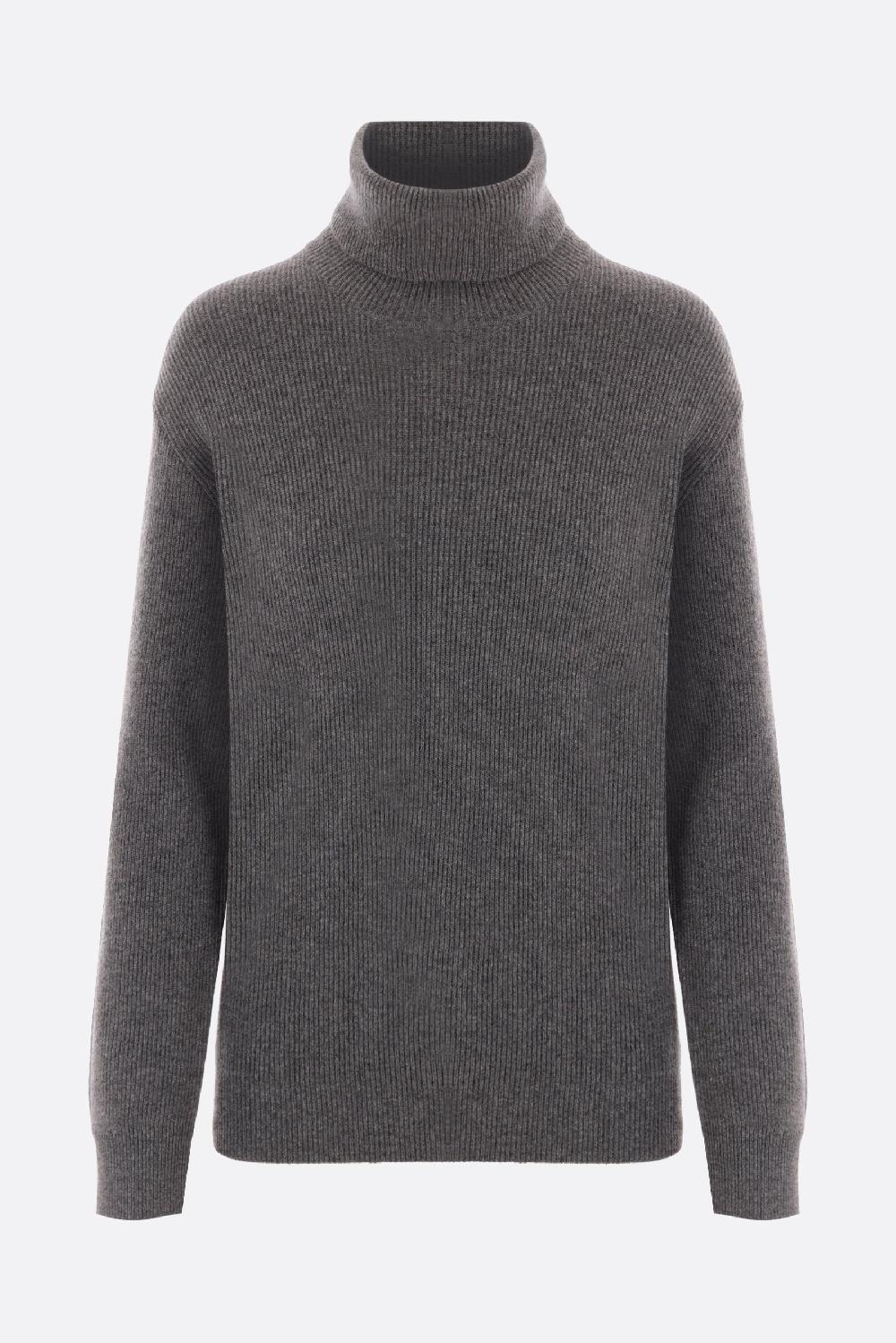 BRUNELLO CUCINELLI dolcevita in cashmere a costine con monile