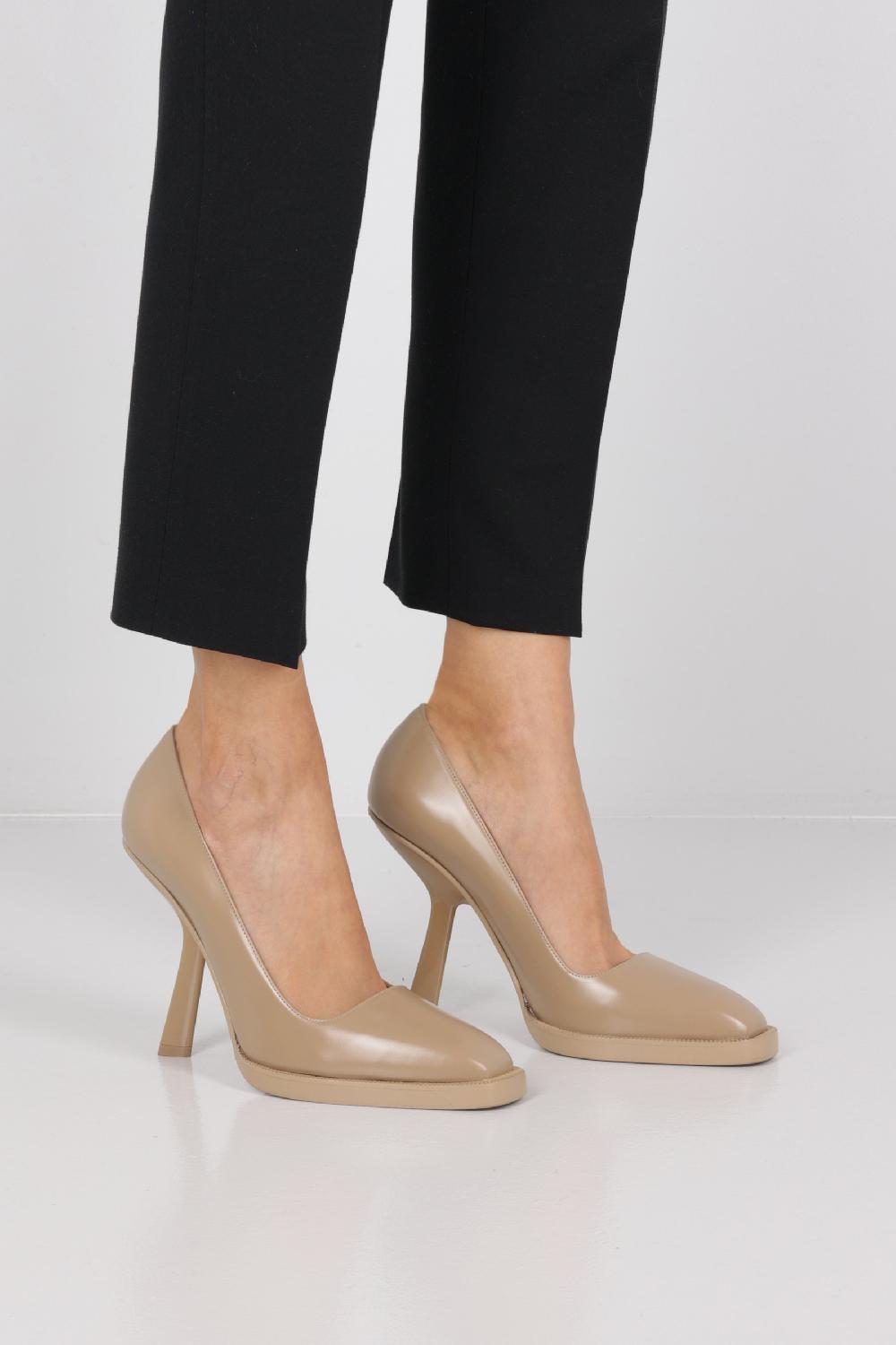 FERRAGAMO Dècolleté Anser In Pelle Liscia