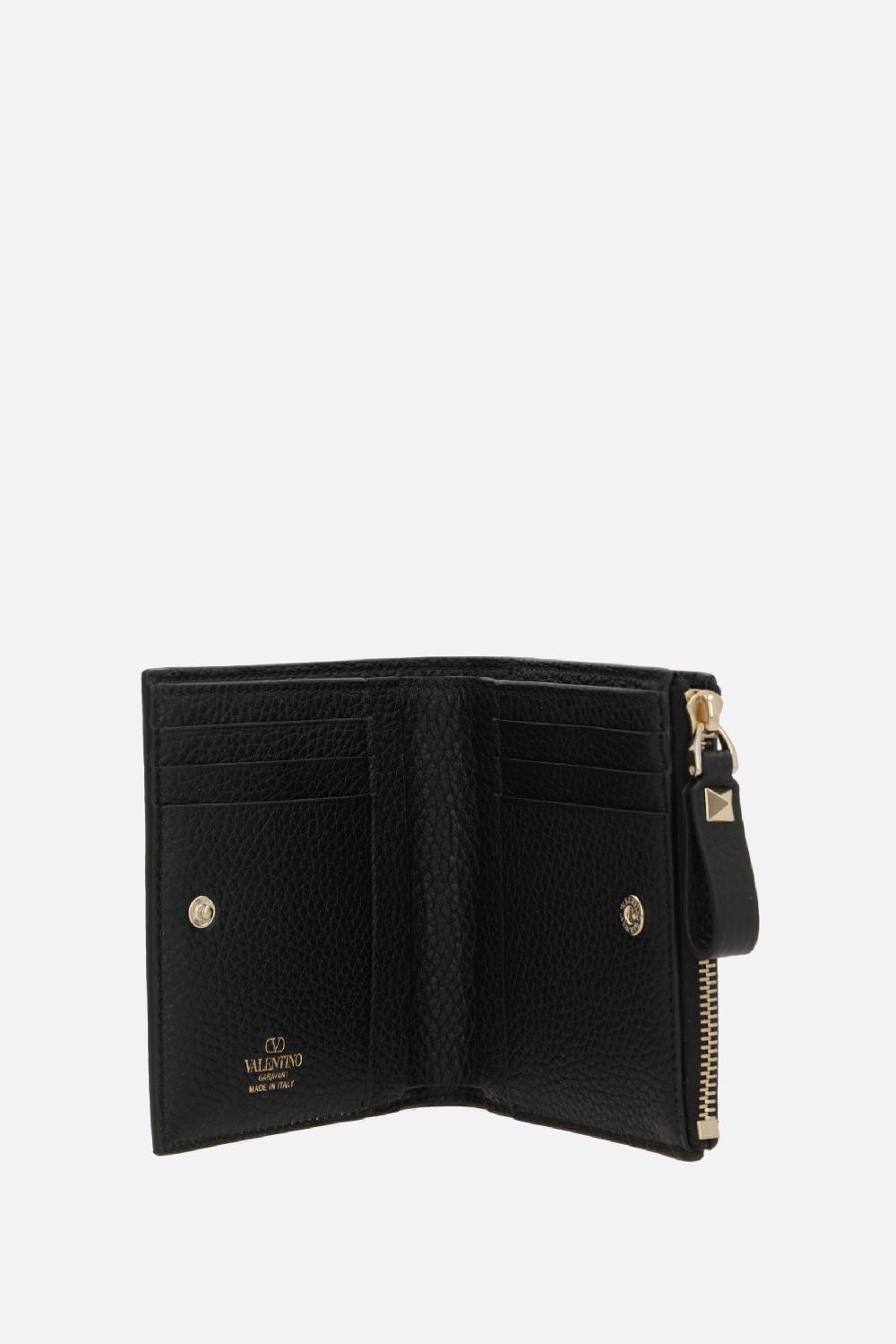 VALENTINO GARAVANI Portafogli Compatto Rockstud In Pelle Martellata