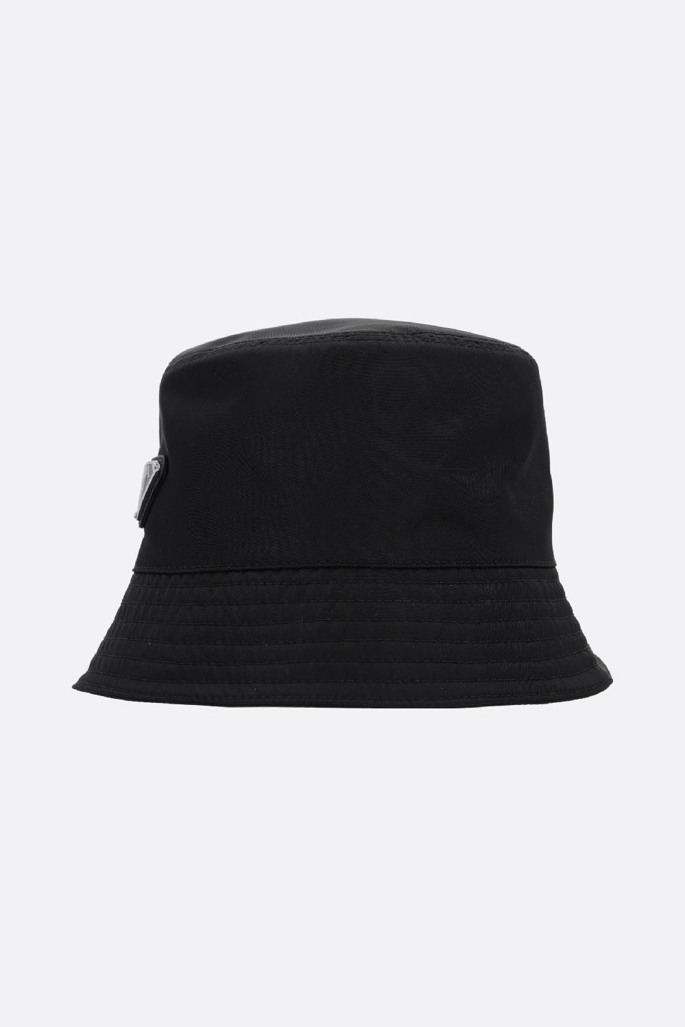 PRADA cloche in Re-Nylon con logo