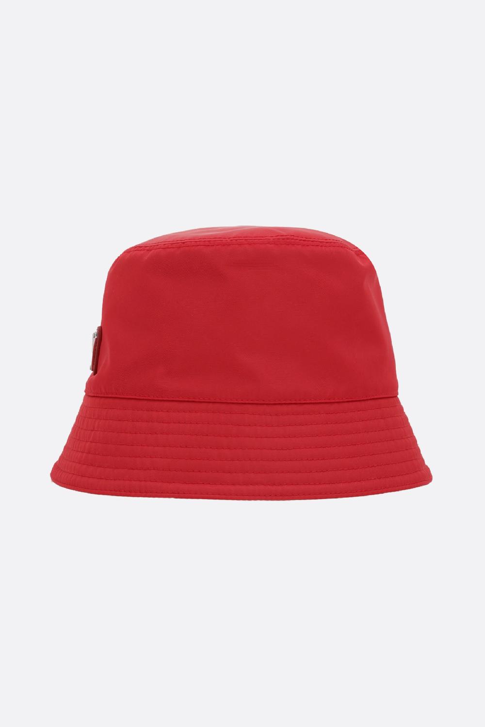 PRADA cloche in Re-Nylon con logo