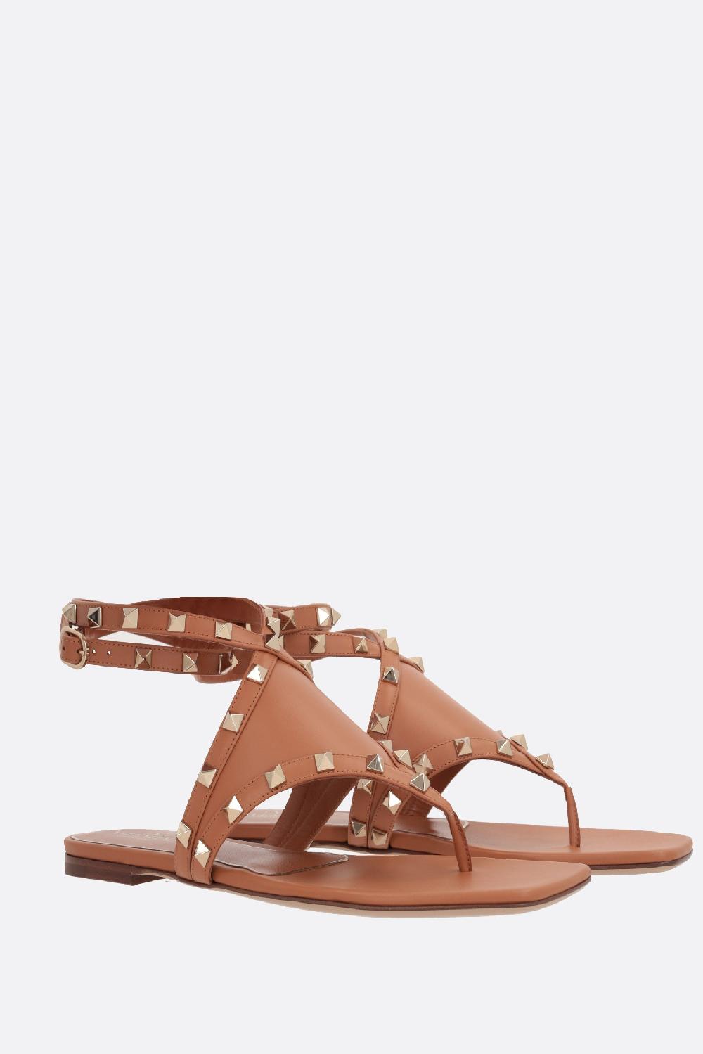 VALENTINO GARAVANI Sandalo Infradito Rockstud In Pelle Liscia