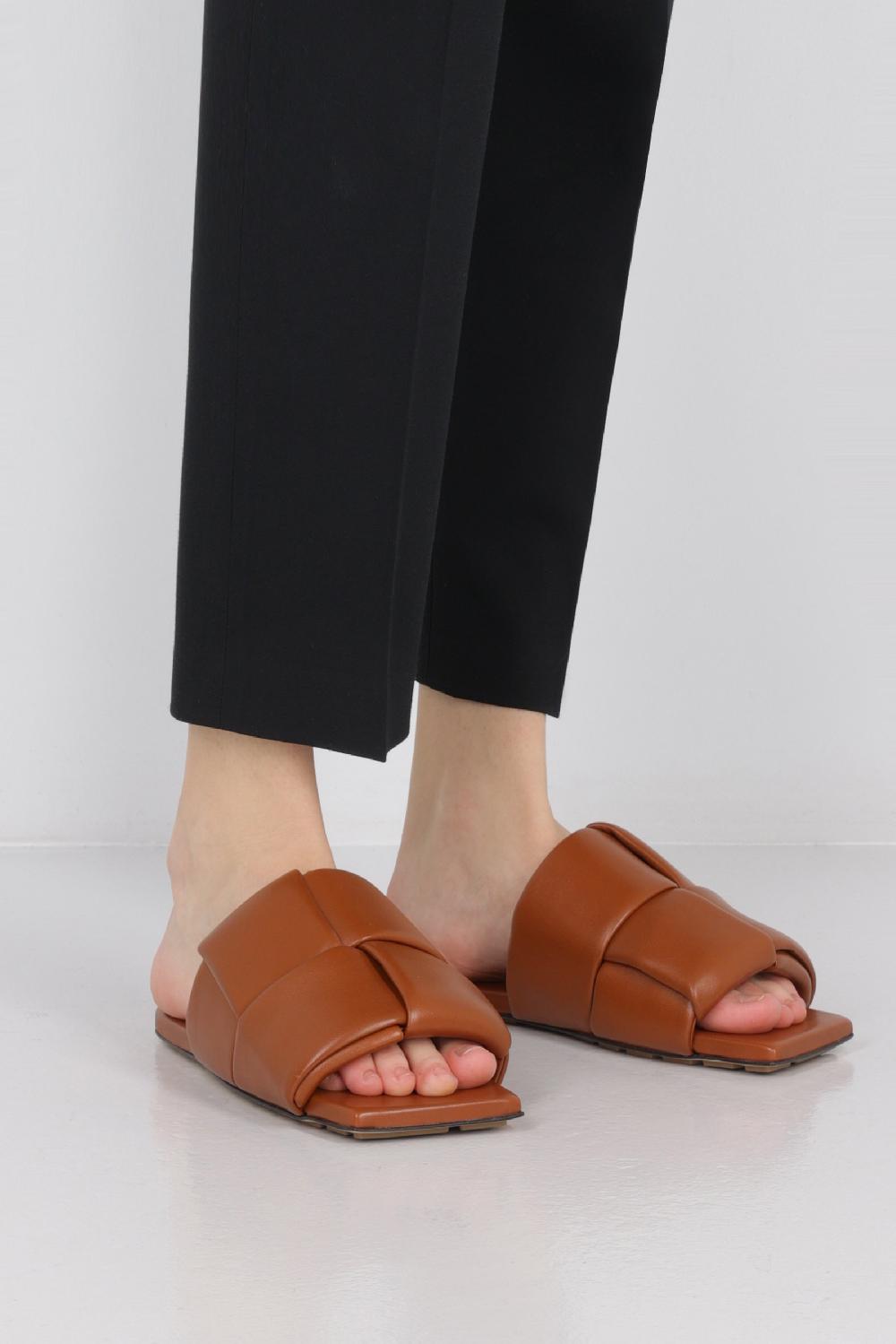 BOTTEGA VENETA Sandalo Slide Patch In Maxi Intrecciato Nappa Imbottito