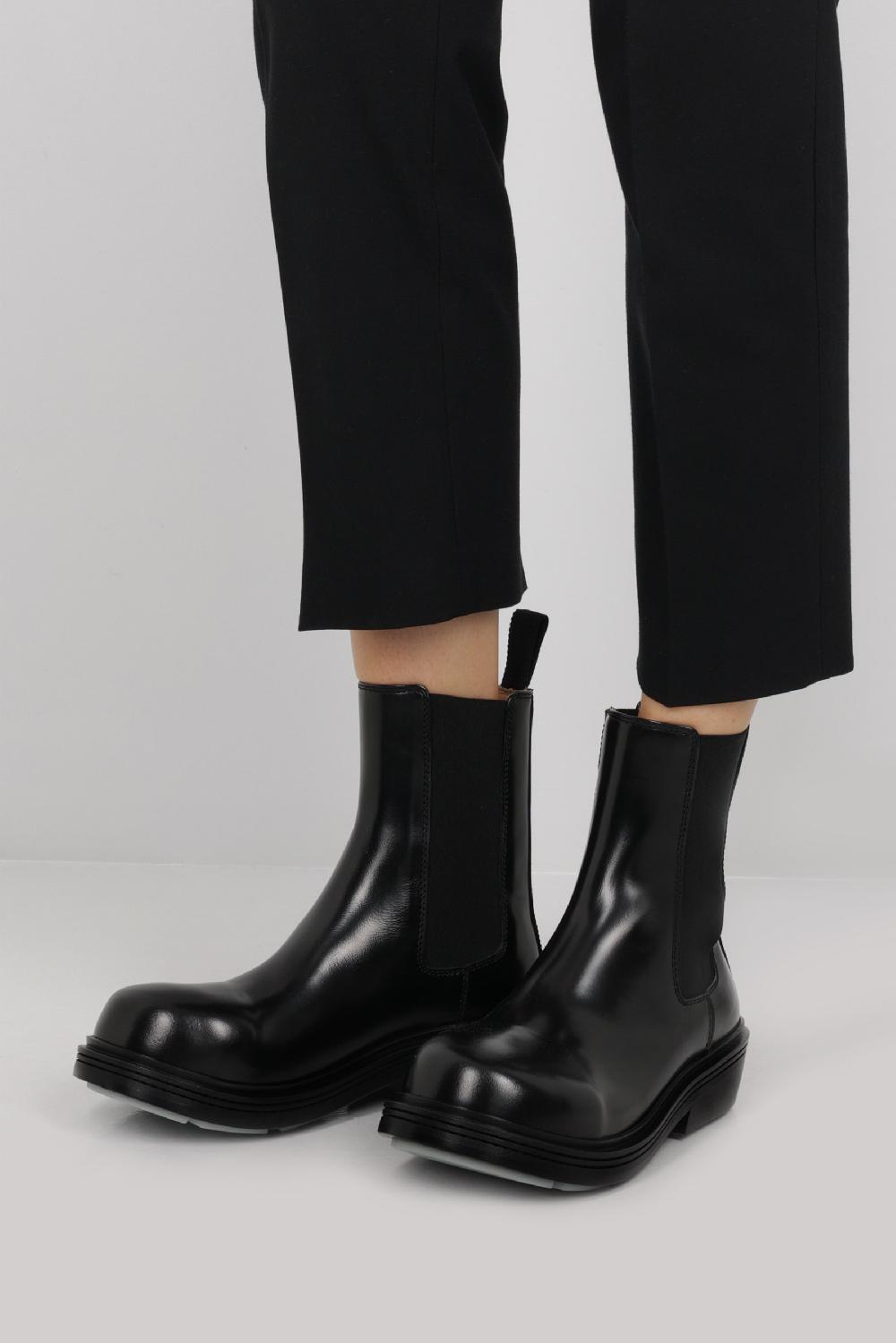 BOTTEGA VENETA Stivaletto Chelsea Fireman In Pelle Spazzolata