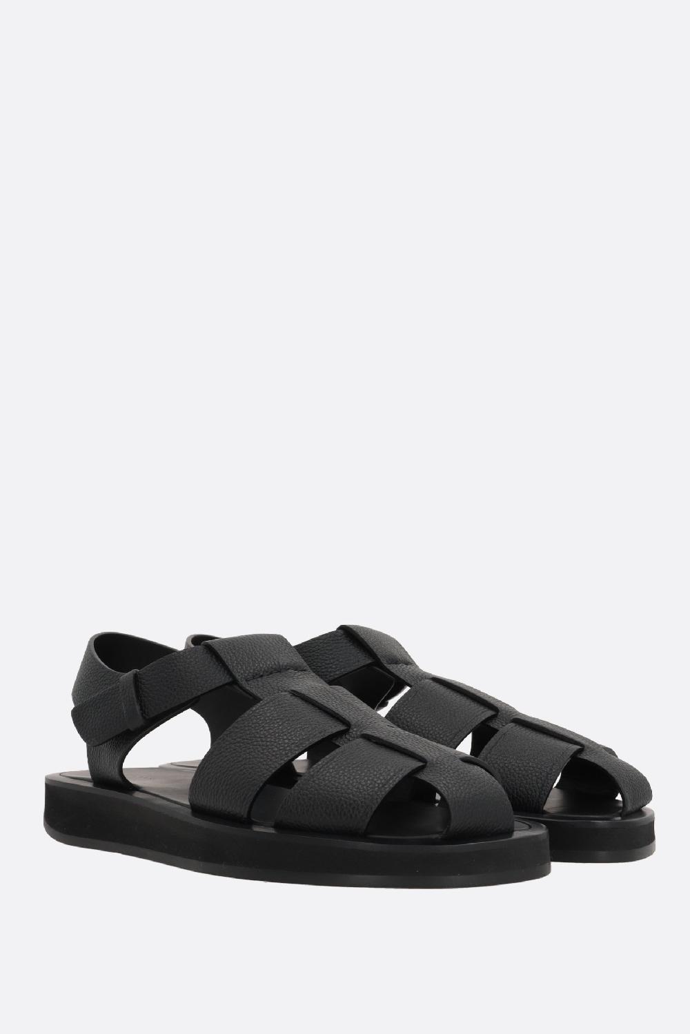 THE ROW Sandalo Flat Fisherman In Pelle Martellata