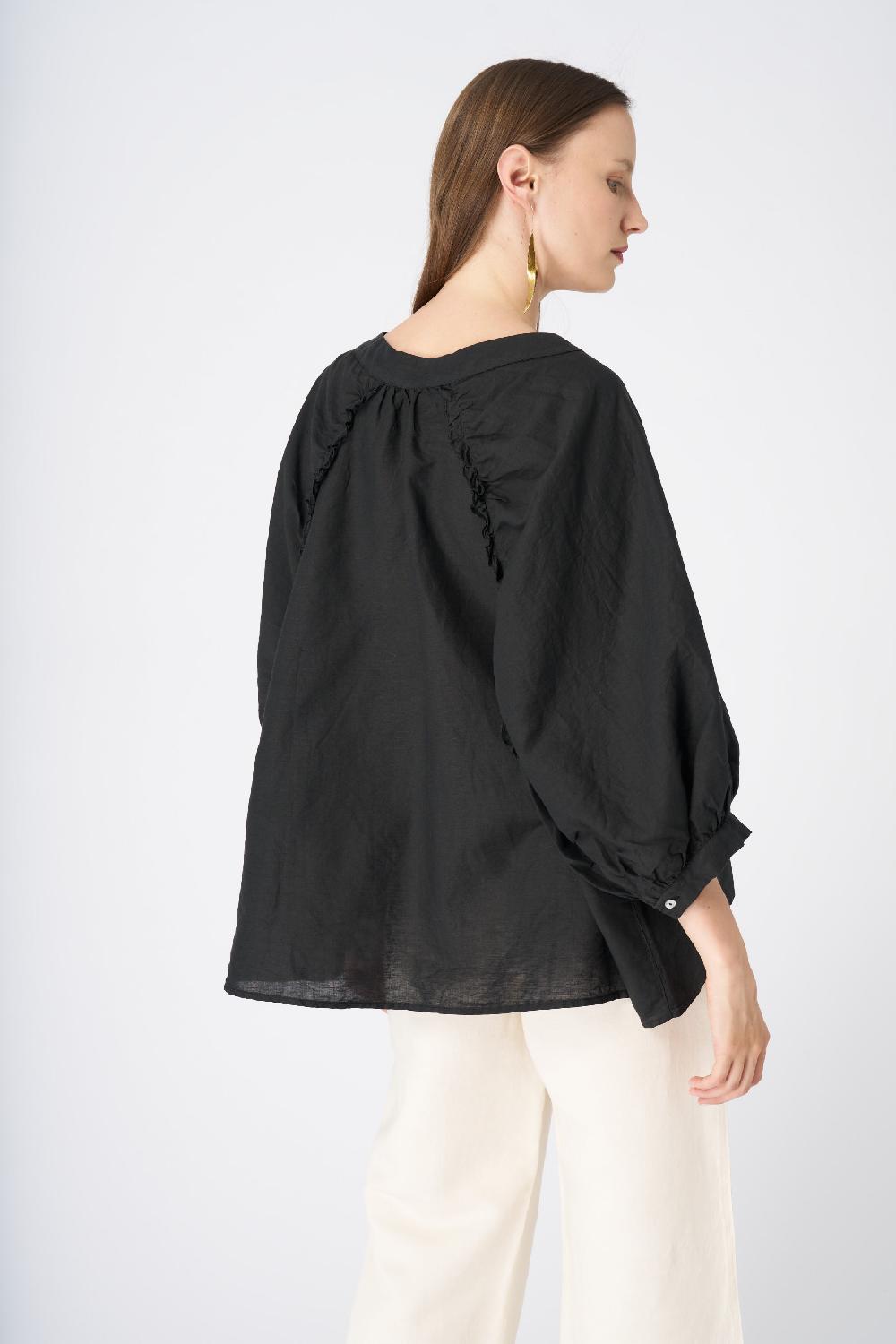 120% Lino Ruffled Neckline Linen Peasant Blouse